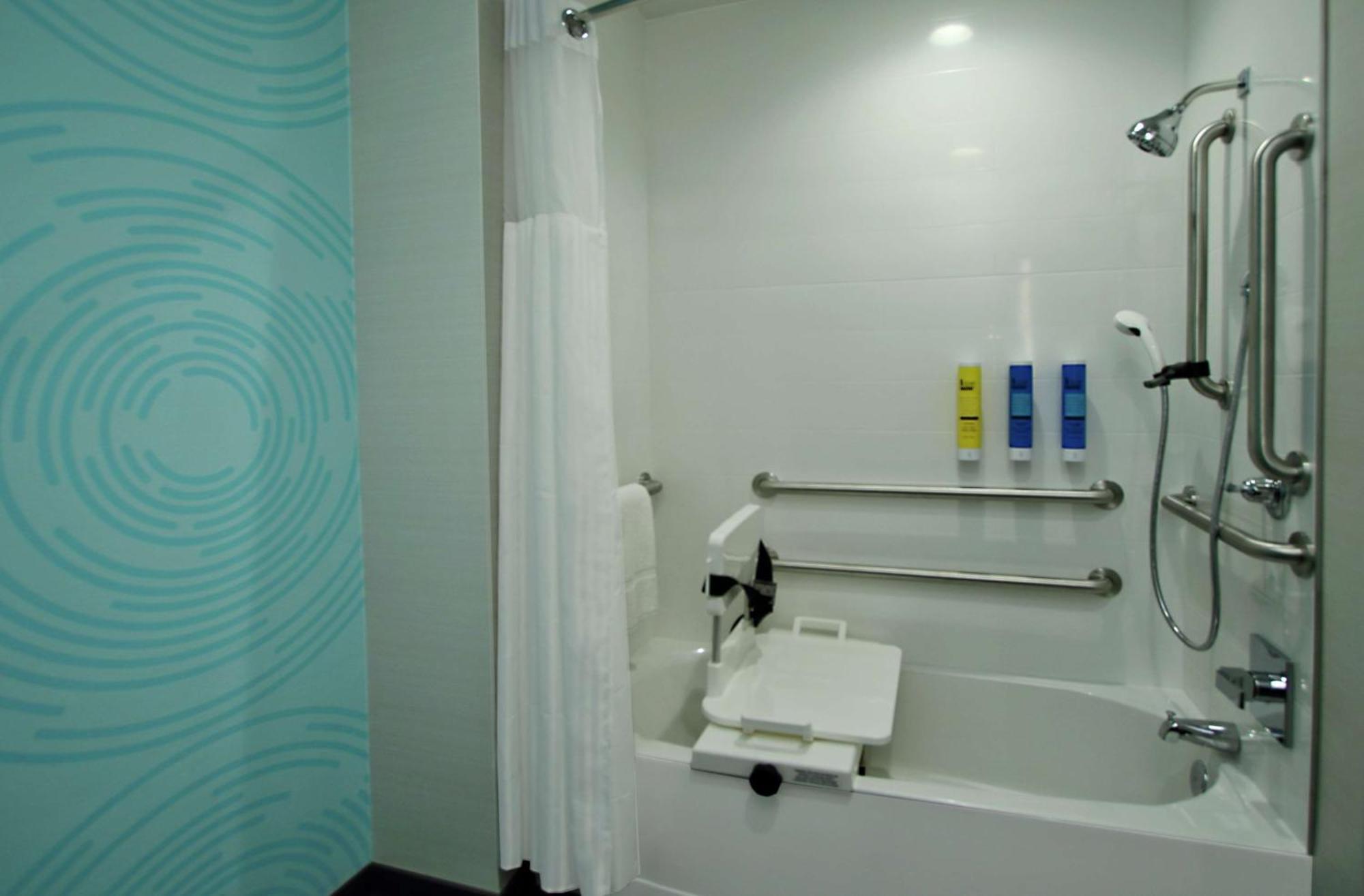 Tru By Hilton Meridian Extérieur photo