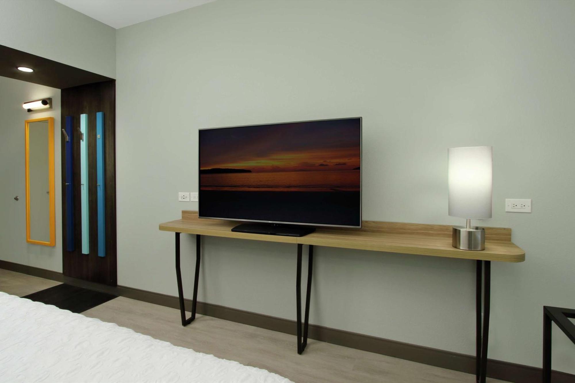Tru By Hilton Meridian Extérieur photo