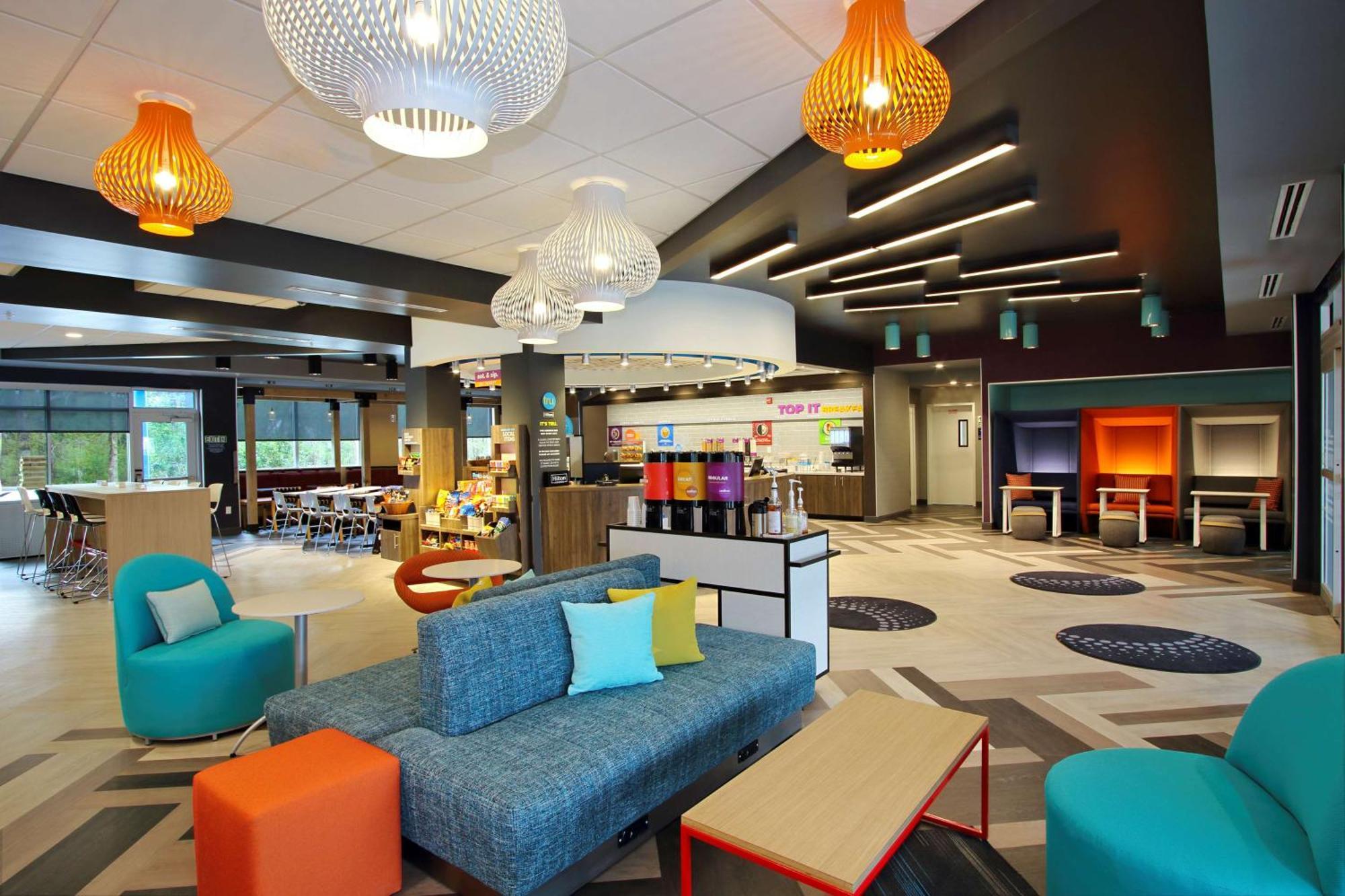 Tru By Hilton Meridian Extérieur photo